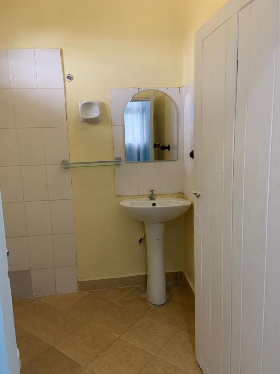 Kibodya Hotel Nkrumah Dar es Salaam Værelse billede